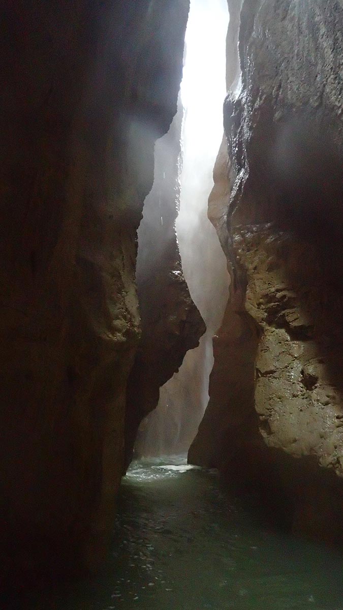 la gorge étroite du canyon de l'Infernet à Grenoble