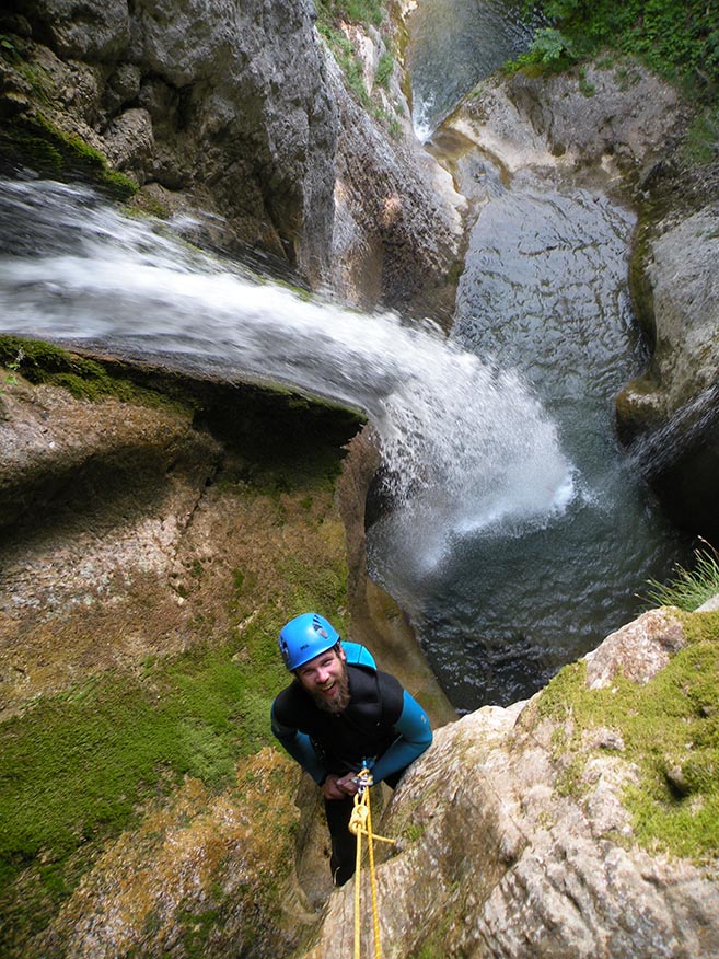 première cascade dans le canyon de l'Alloix en Chartreuse