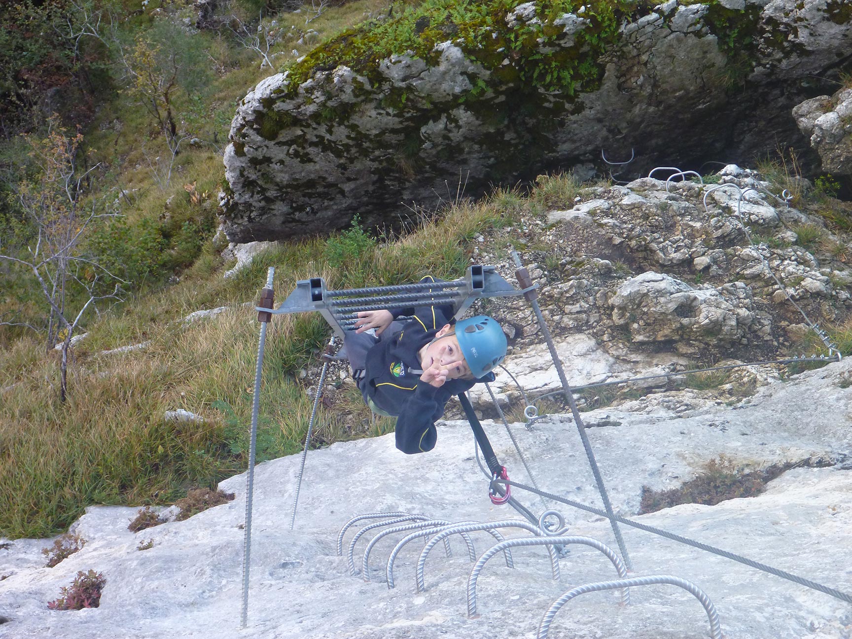 echelle dans la via ferrata du col du chat