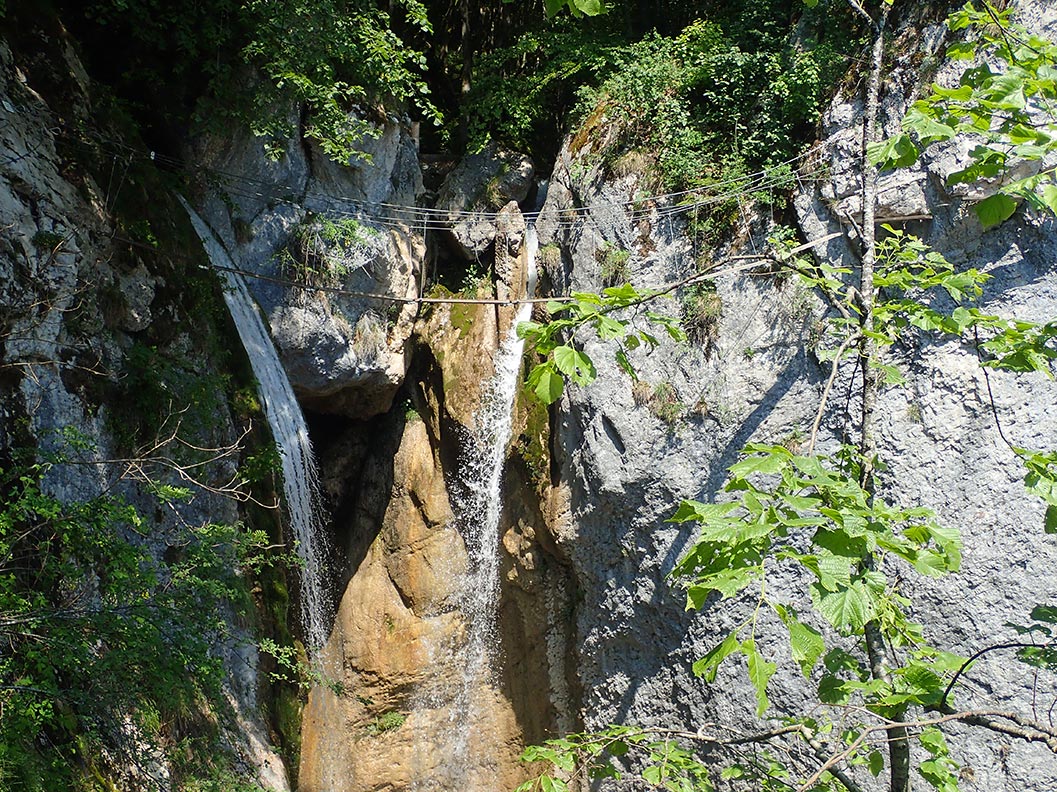 les belles cascades du canyon de l'Alloix et via ferrata en chartreuse