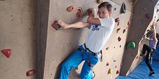 Cours en salle d'escalade à Grenoble