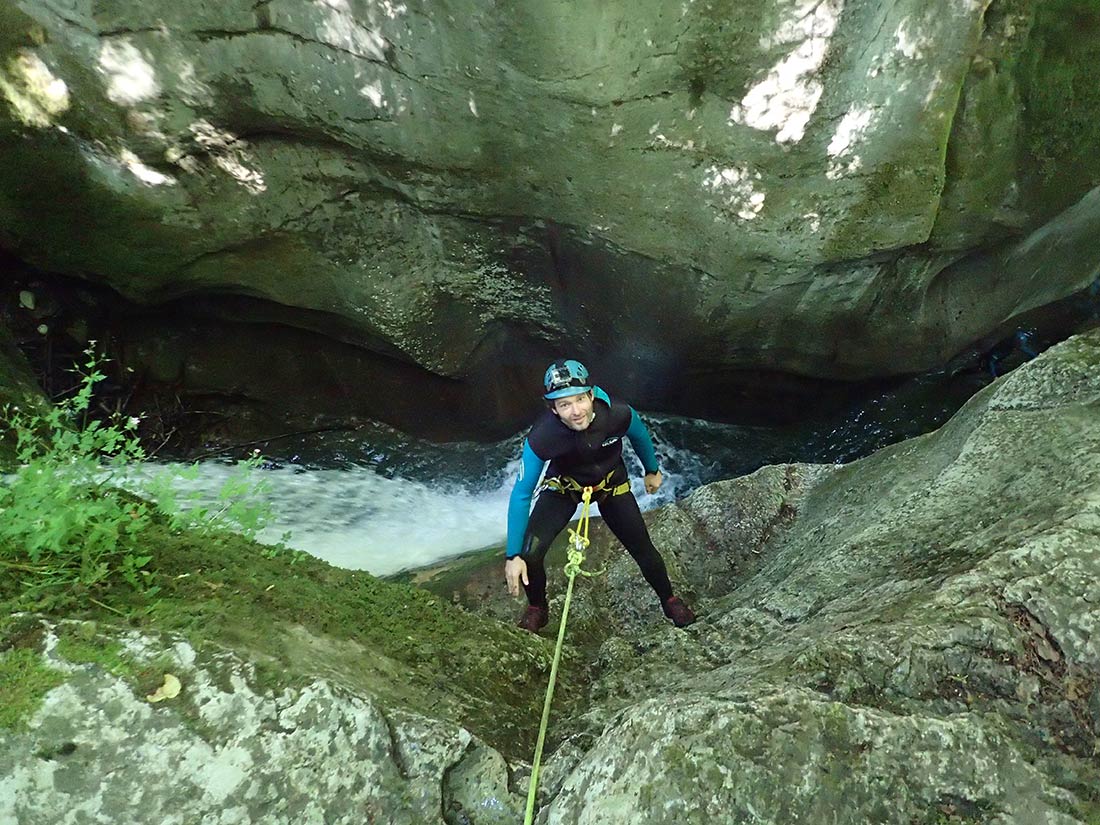 descente rappel dans le canyon du furon Vercors