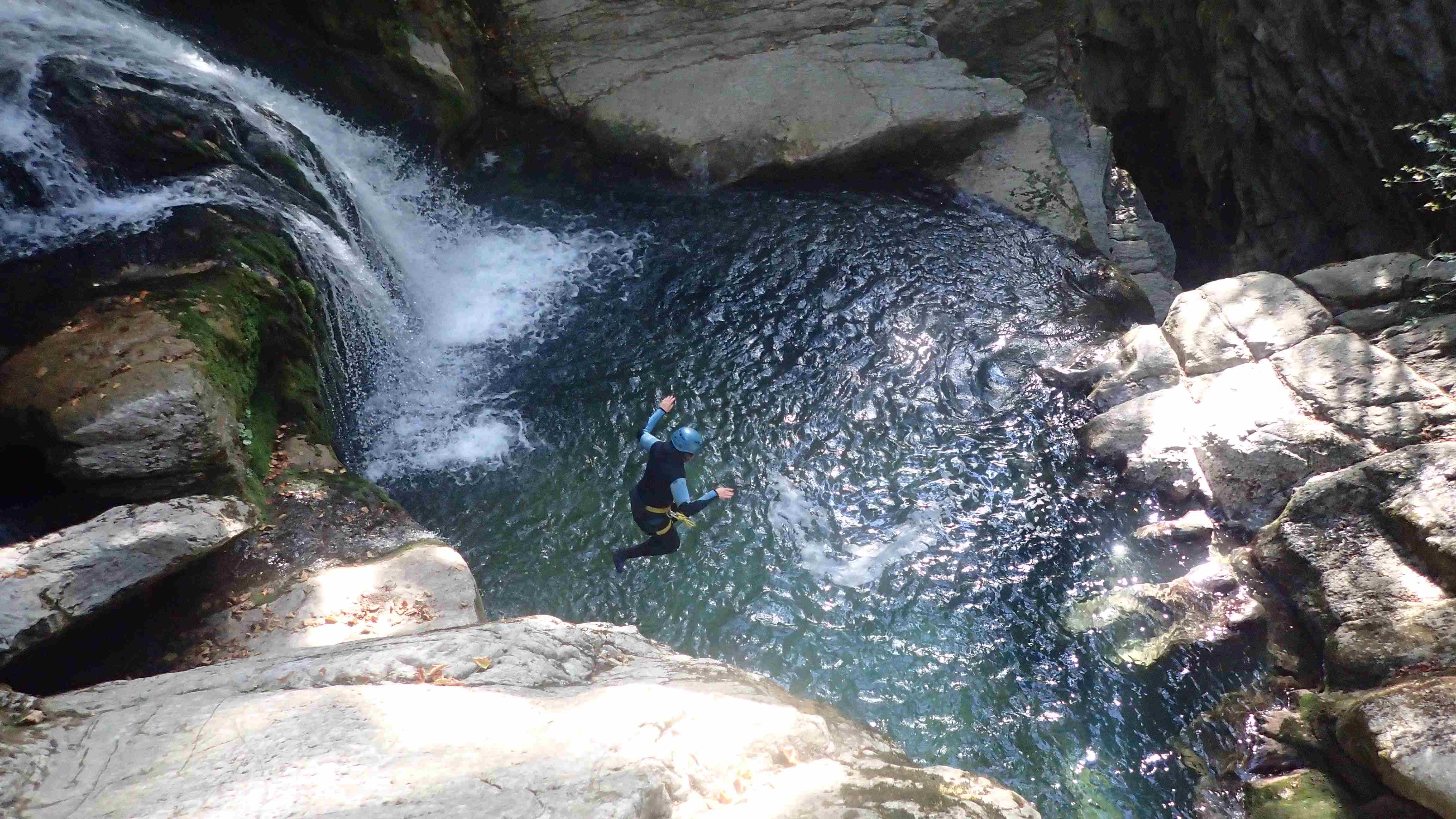 saut dans le canyon du Furon bas