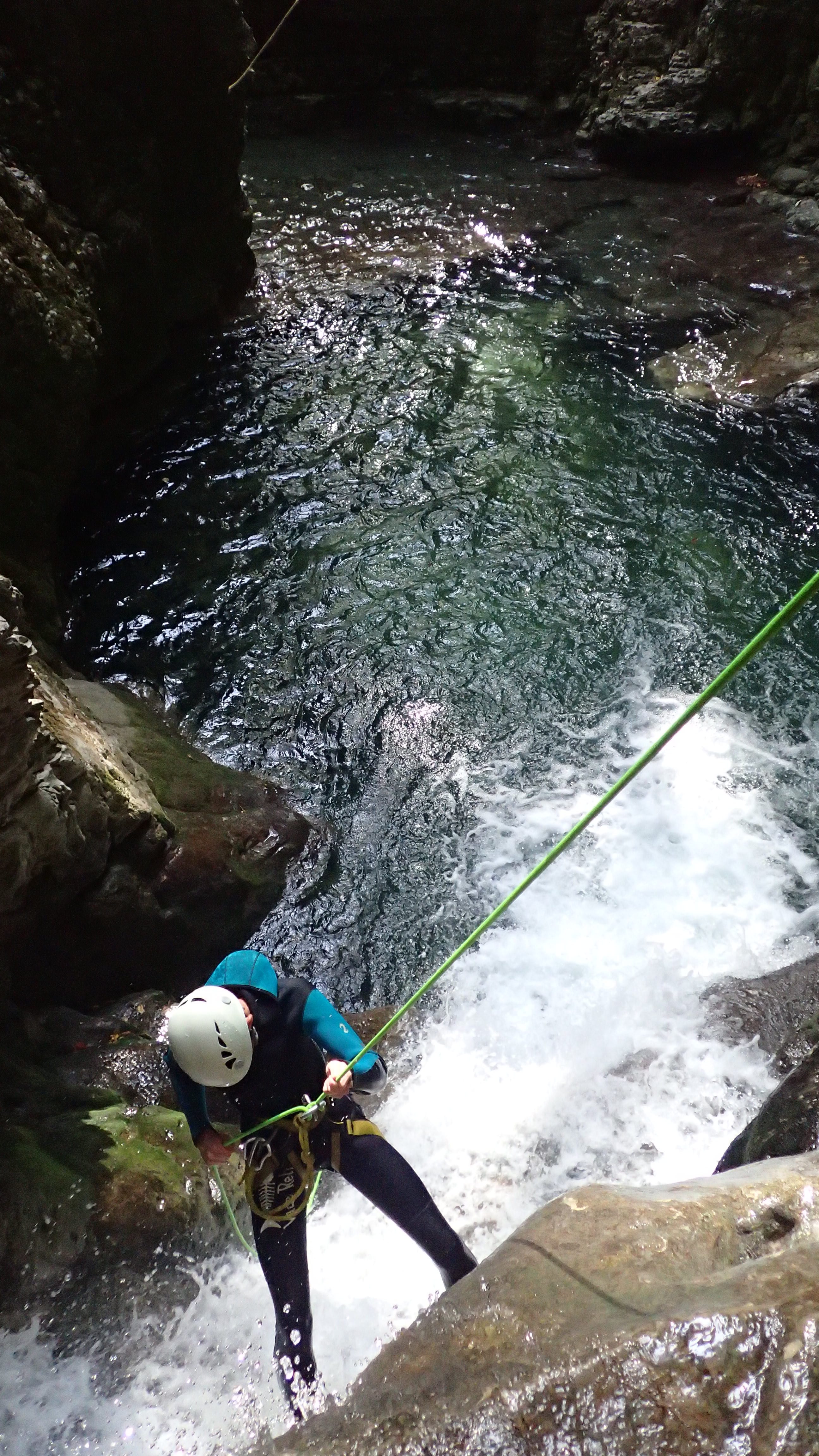 rappel d'entrée dans le canyoning du Furon partie basse dans le vercors